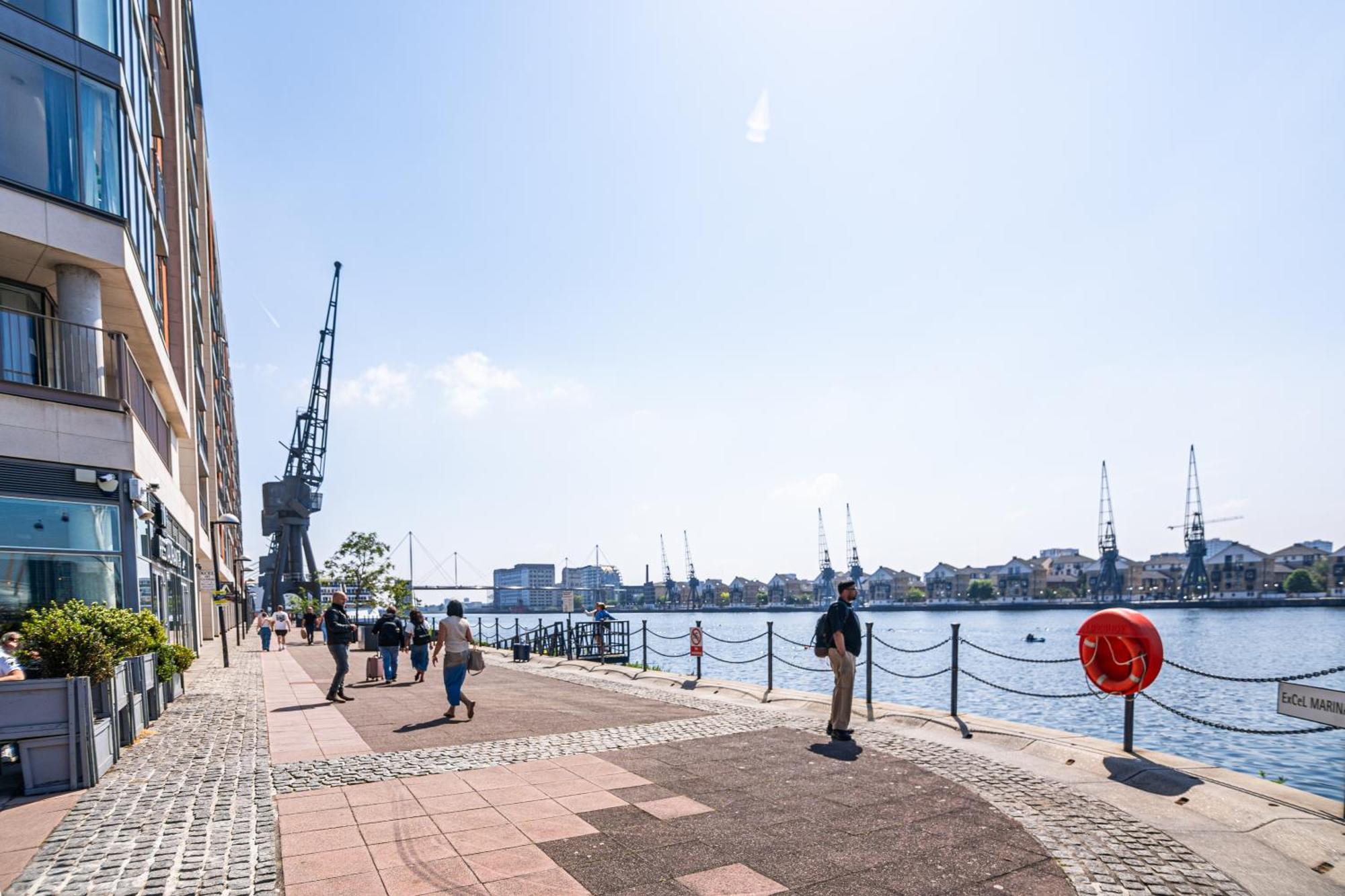 London Excel Waterfront Serenity Apartment Exterior photo