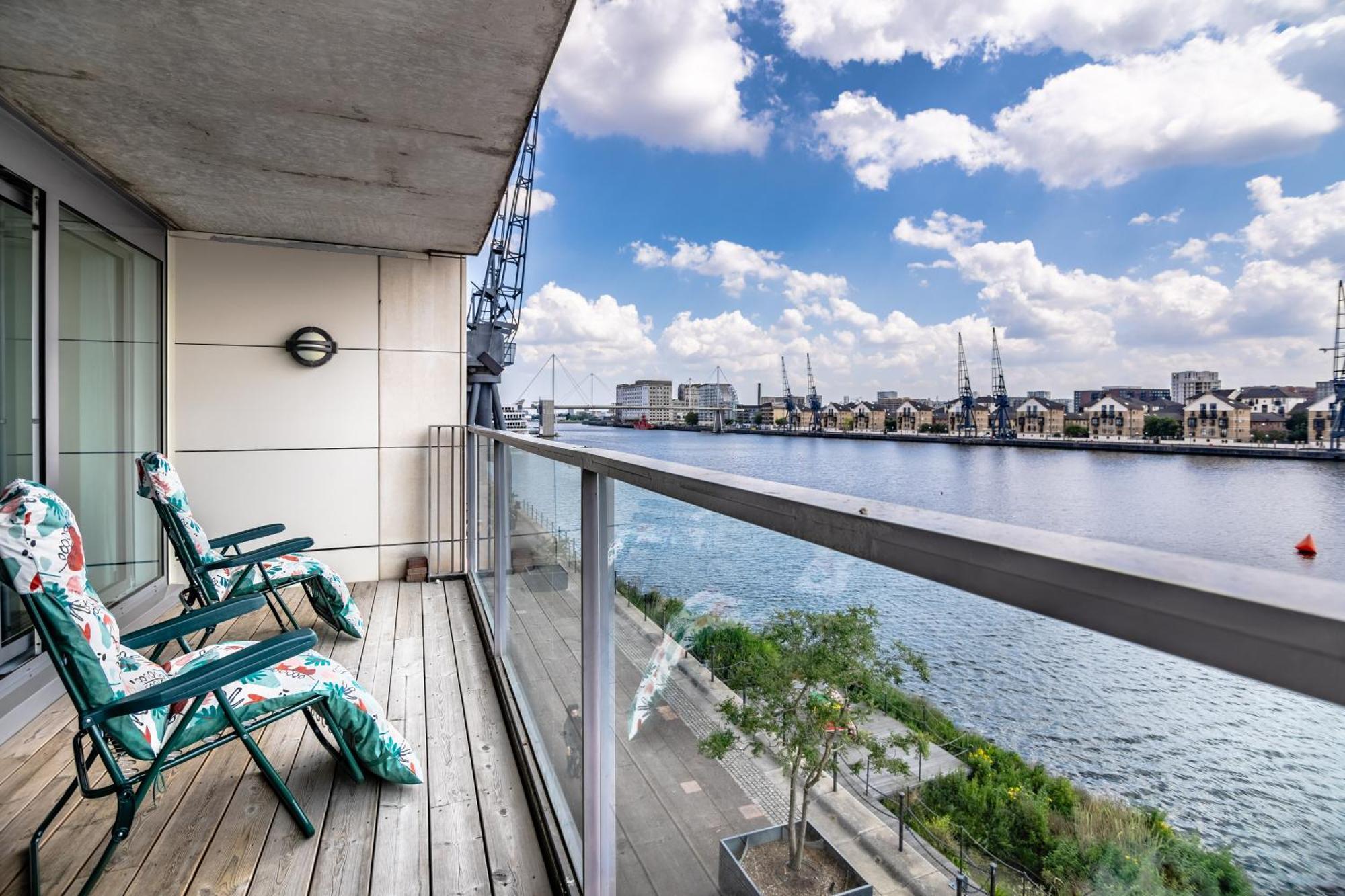 London Excel Waterfront Serenity Apartment Exterior photo