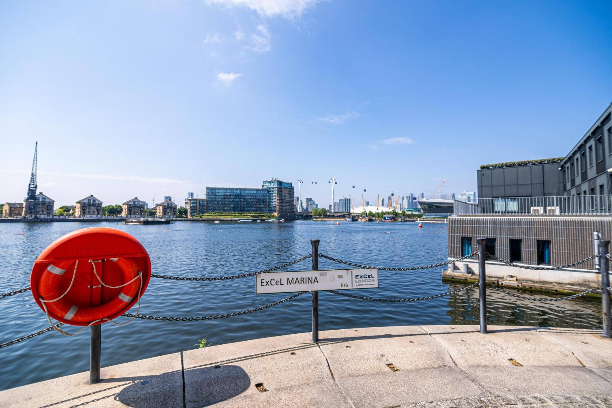 London Excel Waterfront Serenity Apartment Exterior photo