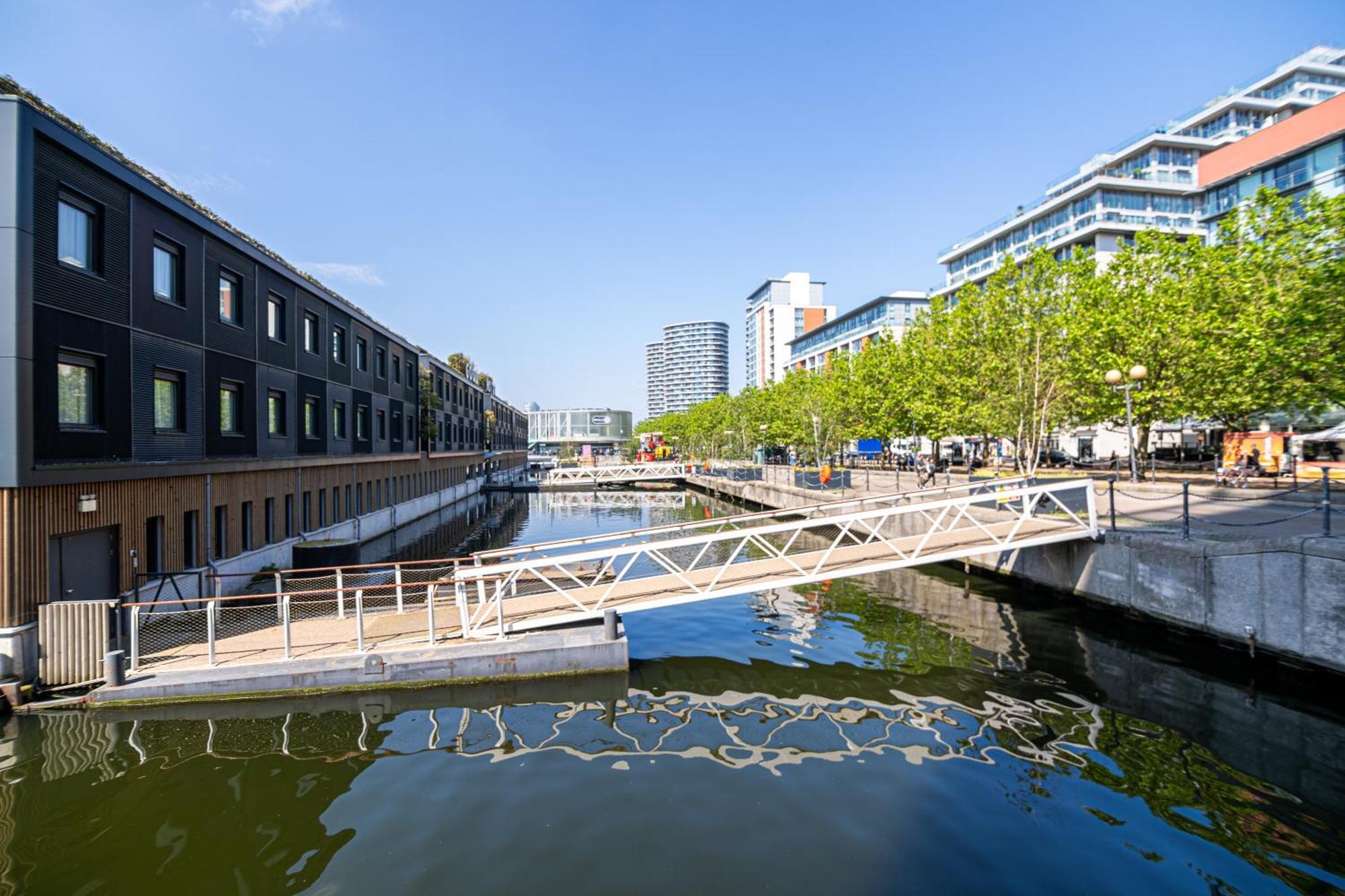 London Excel Waterfront Serenity Apartment Exterior photo